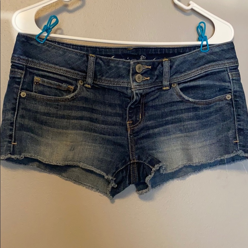 American Eagle Low-rise shorts. Size 8
